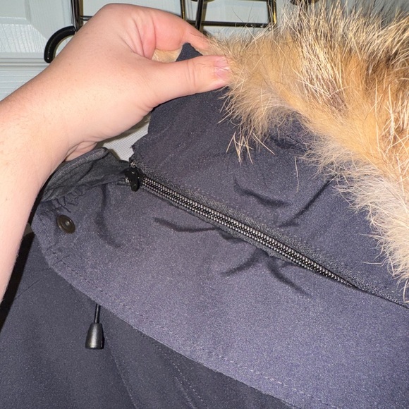 Women’s Canada Goose- medium - Picture 14 of 15